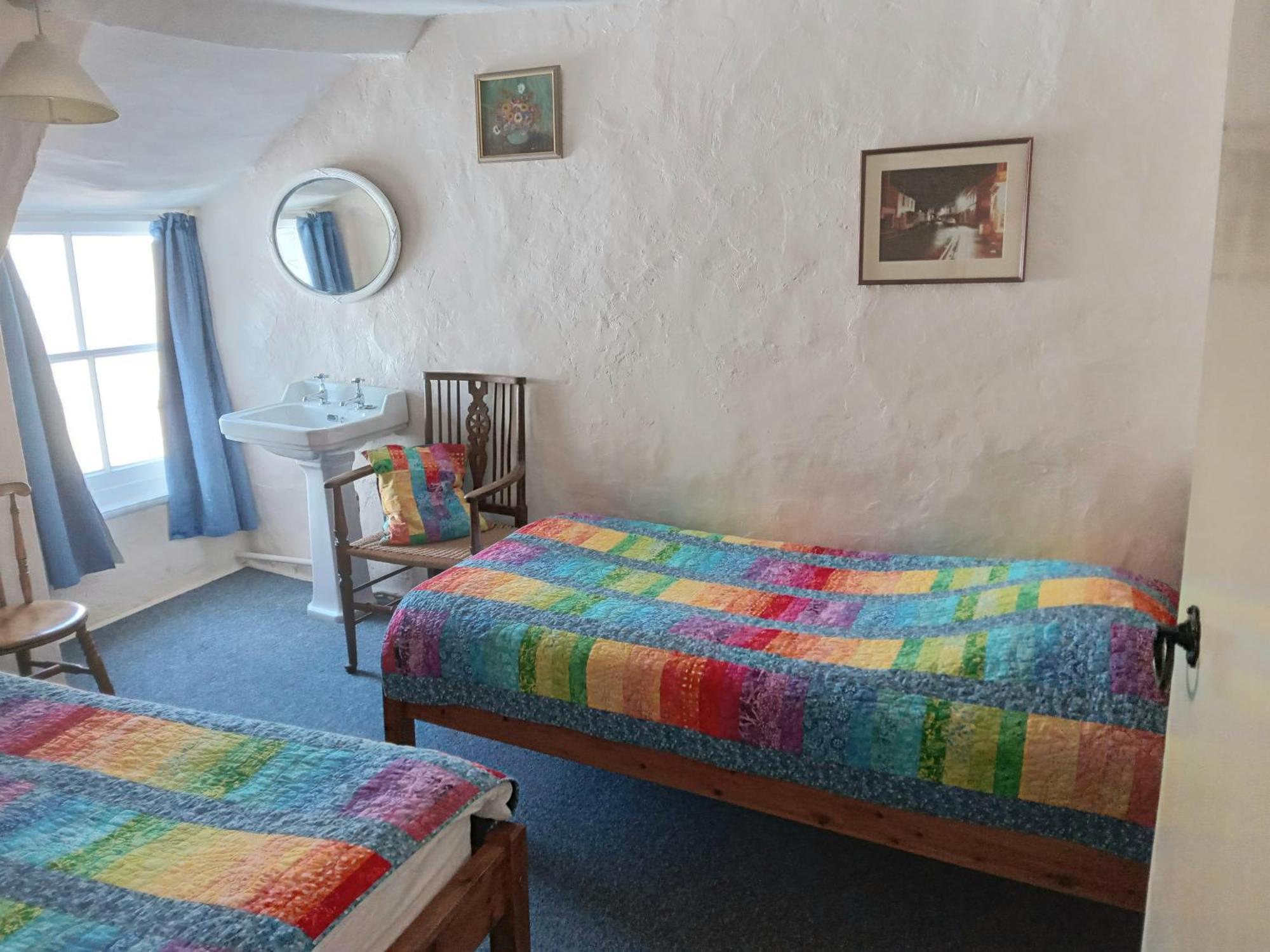 Dolphin 50m From Beach! Holiday home *