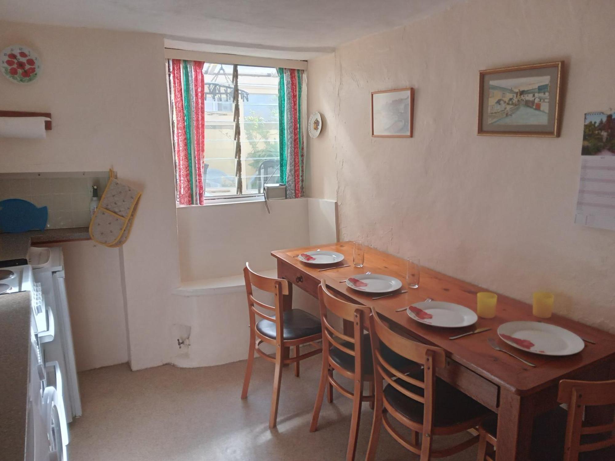 Dolphin 50m From Beach! Holiday home